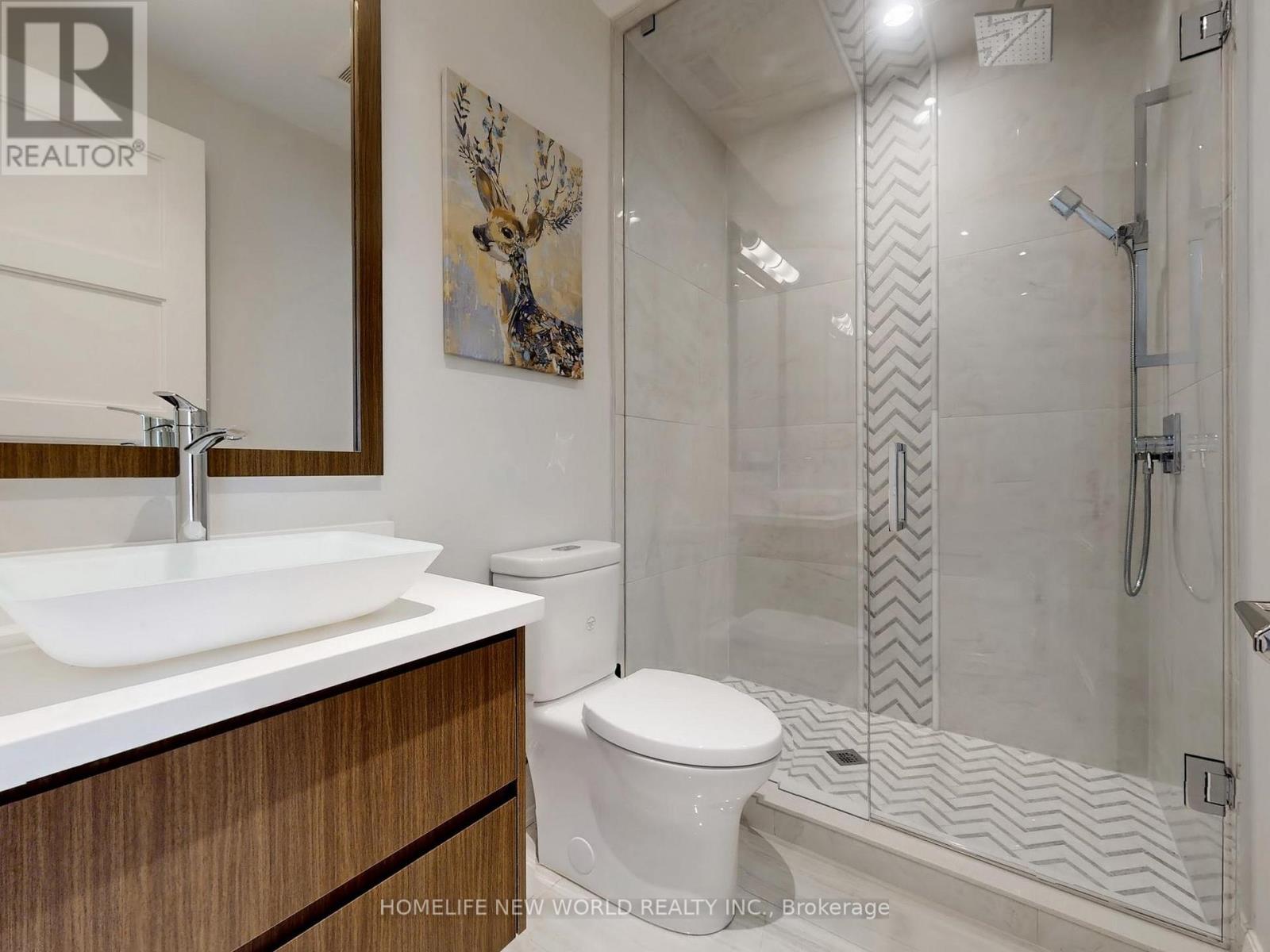 154 YONGE BOULEVARD - 33