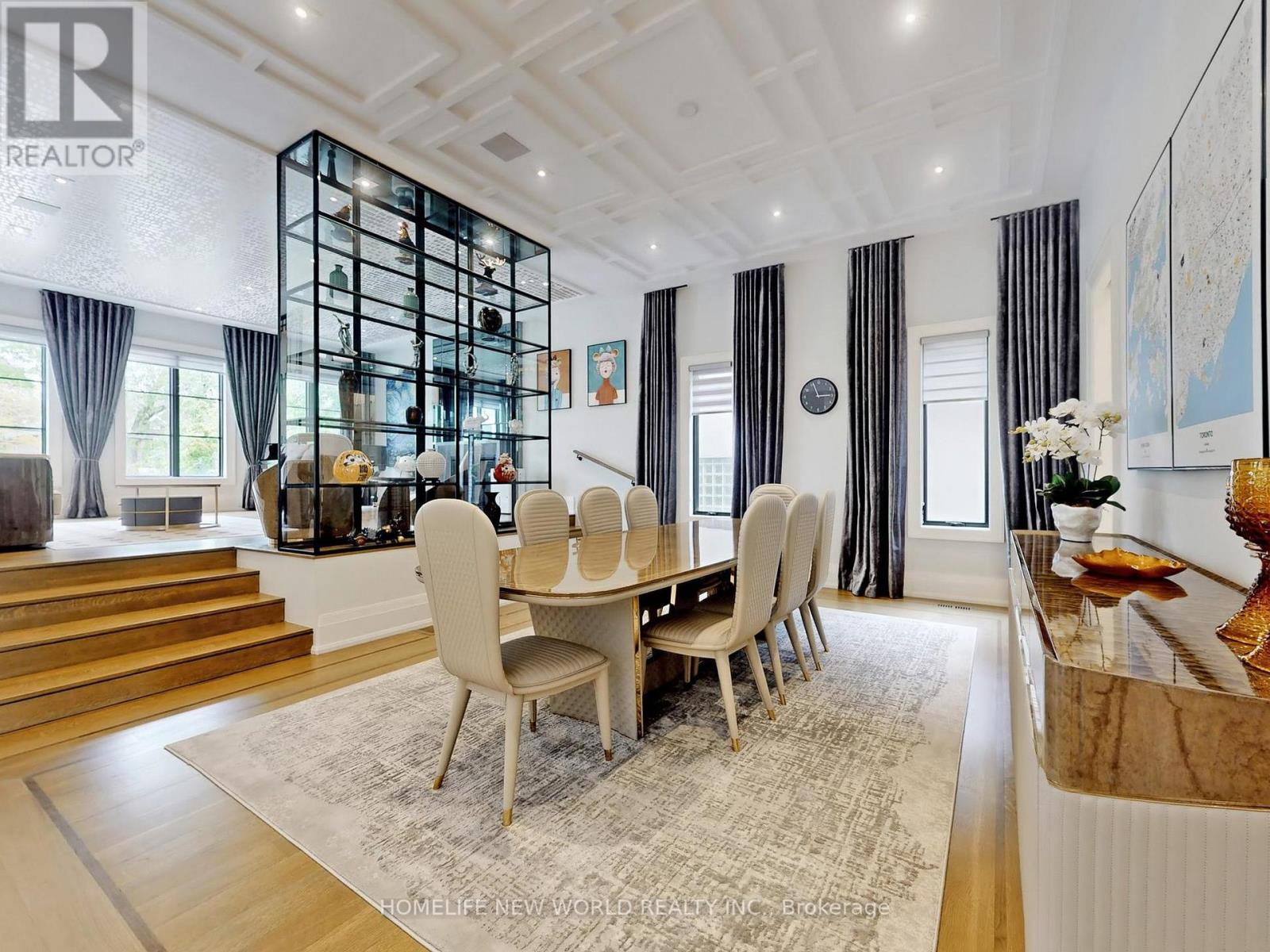 154 YONGE BOULEVARD - 7