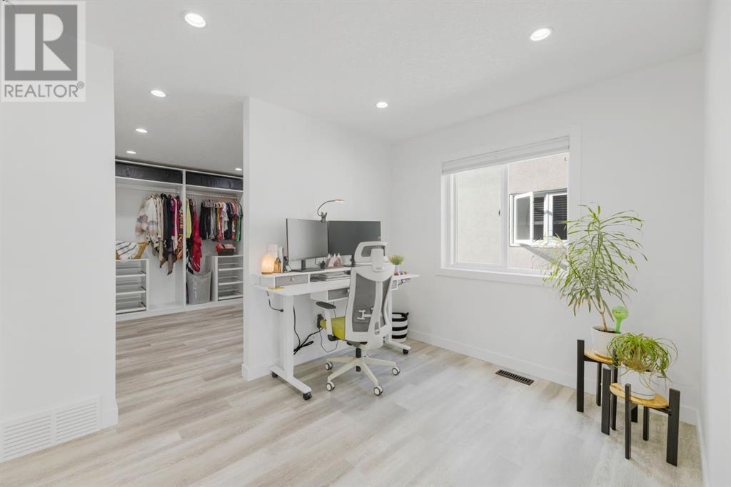Single Family House Bi-level for Sale in  Millrise Drive SW Millrise Calgary 