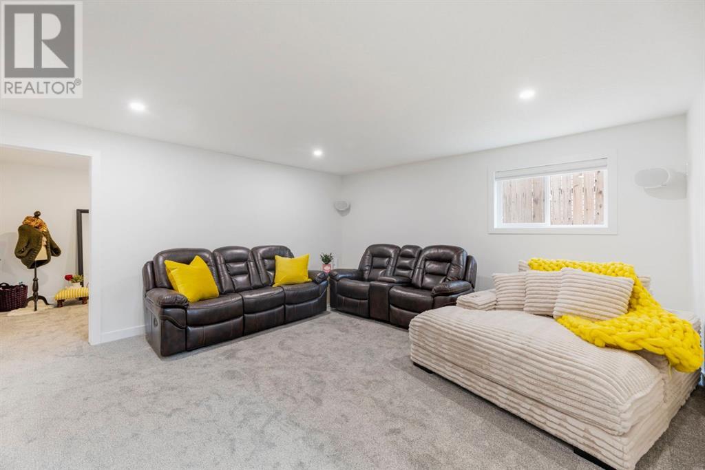 Single Family House Bi-level for Sale in  Millrise Drive SW Millrise Calgary 