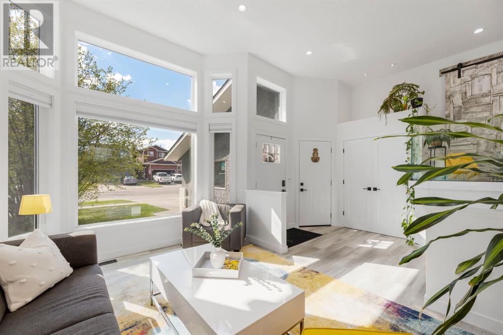 Single Family House Bi-level for Sale in  Millrise Drive SW Millrise Calgary 