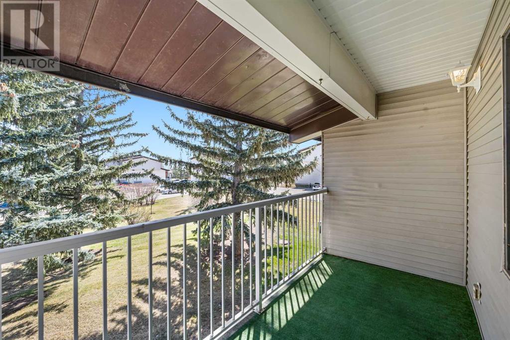 Single Family House for Sale in   Brookpark Drive SW Braeside Calgary 