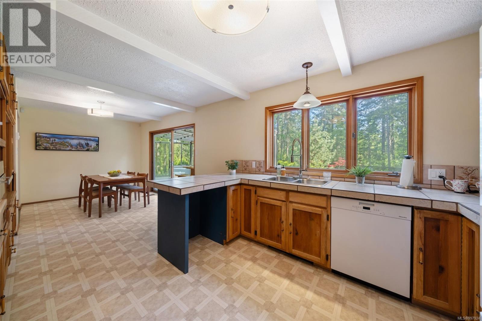 Photo 71 of 3281 Mcguire Way, Nanaimo BC
