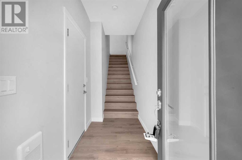 Single Family House for Sale in  Shawnee Square SW Shawnee Slopes Calgary 