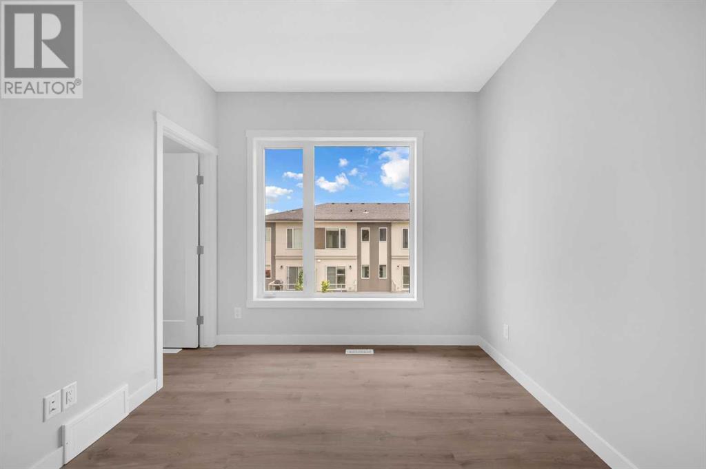Single Family House for Sale in  Shawnee Square SW Shawnee Slopes Calgary 