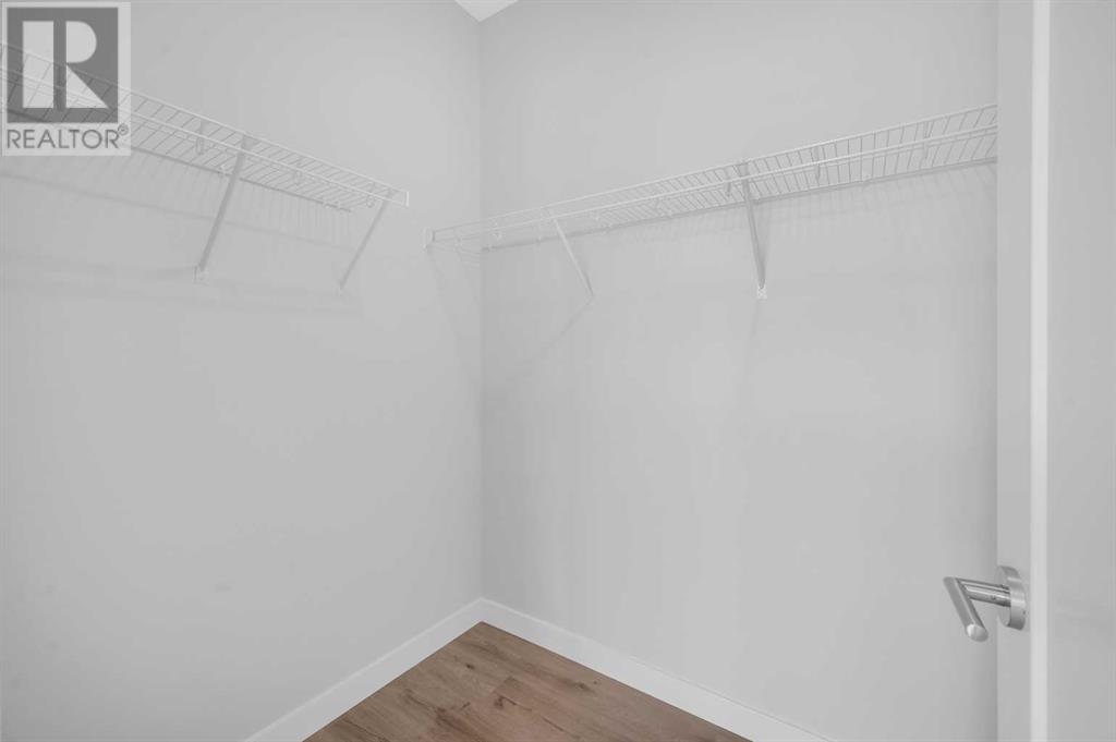 Single Family House for Sale in  Shawnee Square SW Shawnee Slopes Calgary 
