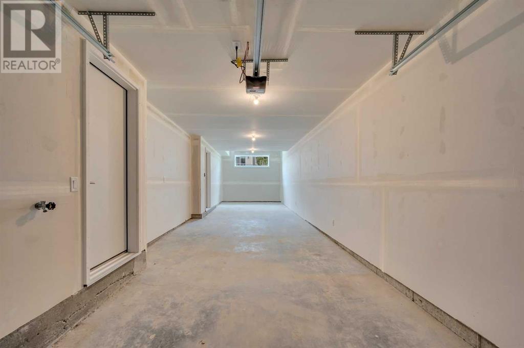 Single Family House for Sale in  Shawnee Square SW Shawnee Slopes Calgary 