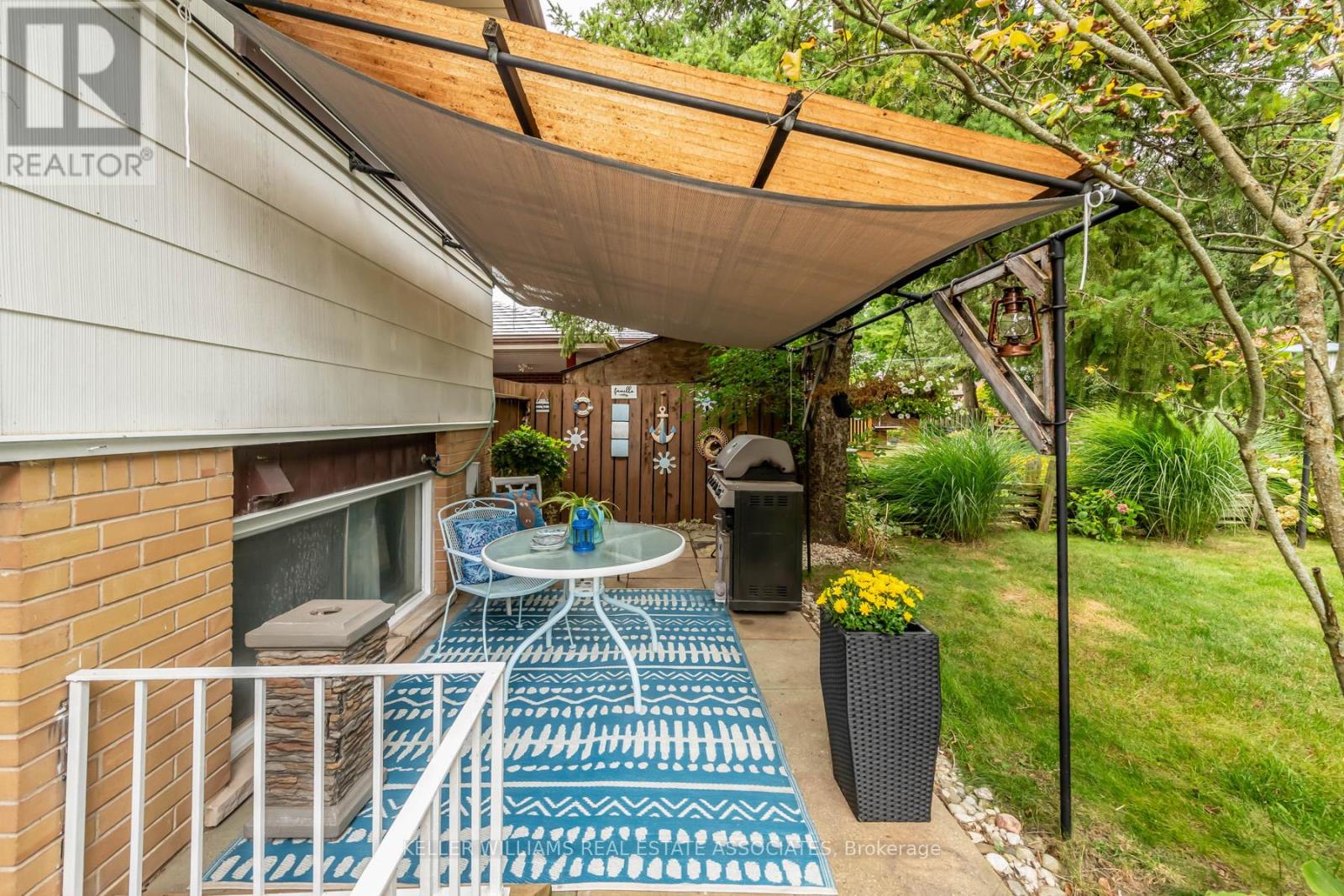 Photo 16 of 43 Kensington Avenue, Brantford ON