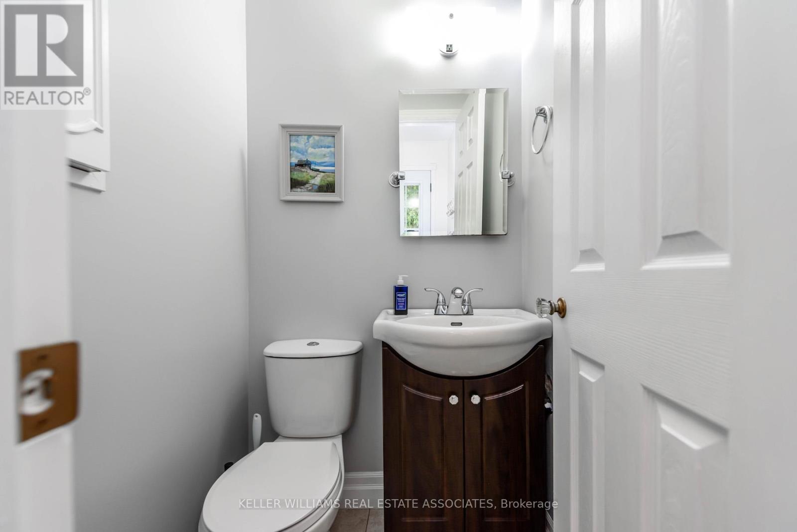 Photo 15 of 43 Kensington Avenue, Brantford ON