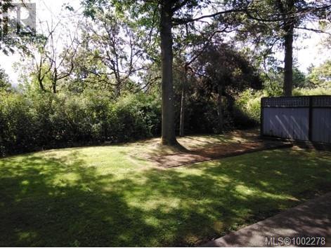 Photo 3 of 771 Vernon Ave, Saanich BC