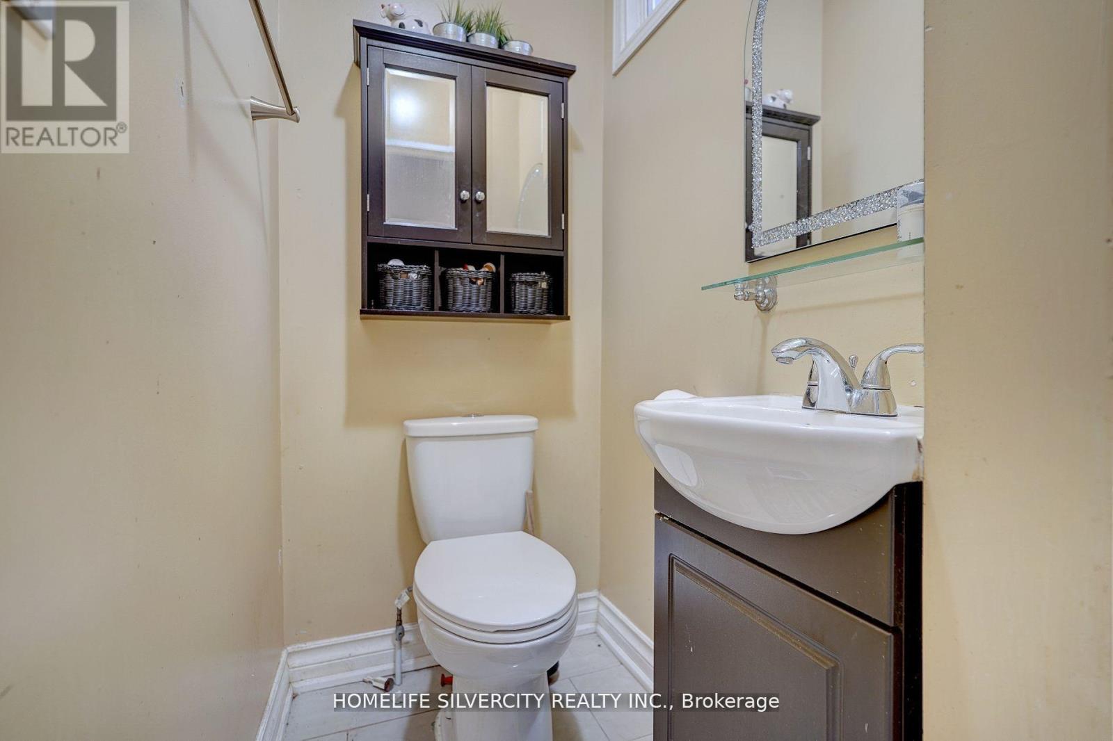 Single Family House for Sale in  AUGUST AVENUE Toronto (Oakridge) 