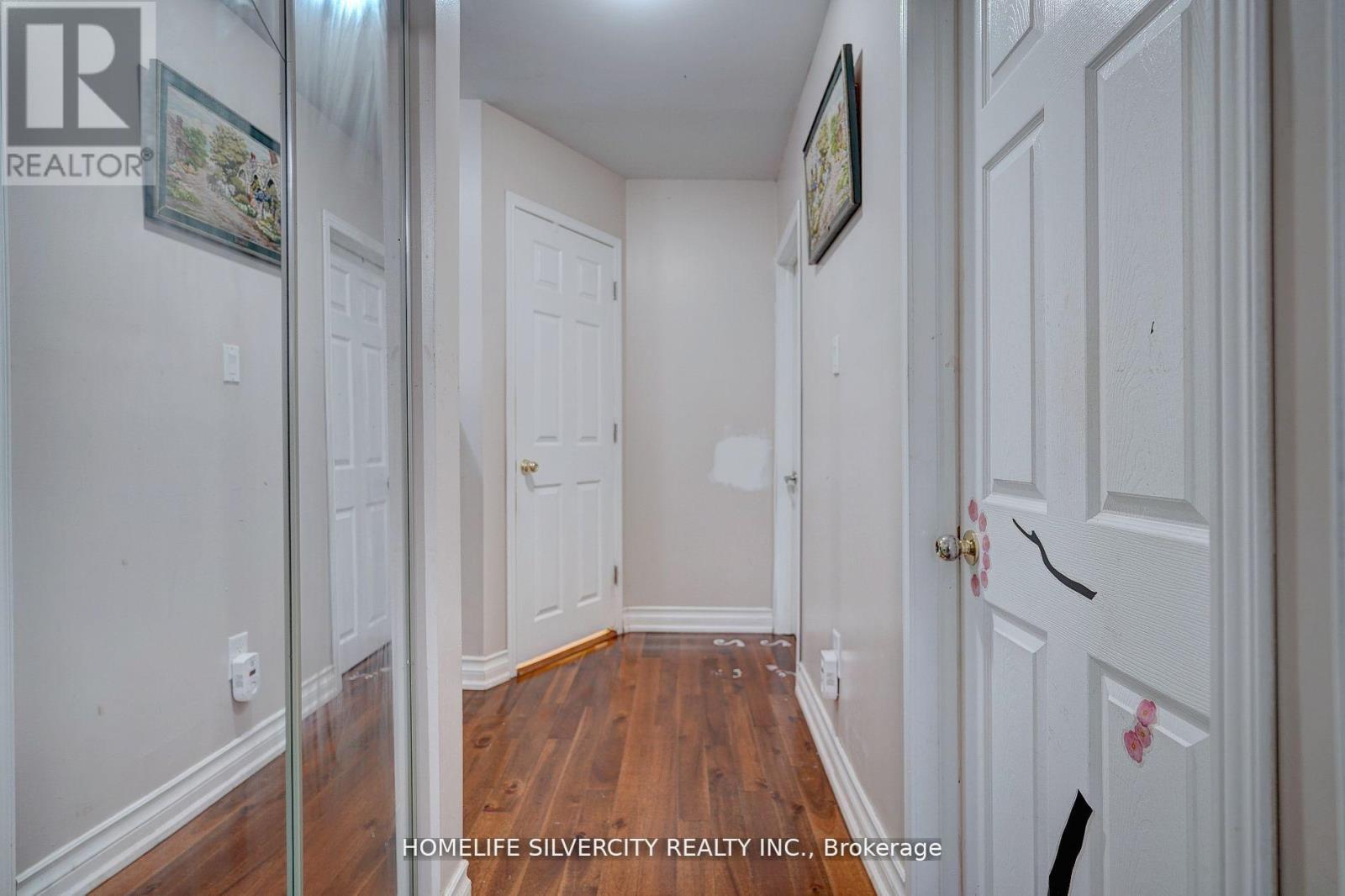Single Family House for Sale in  AUGUST AVENUE Toronto (Oakridge) 