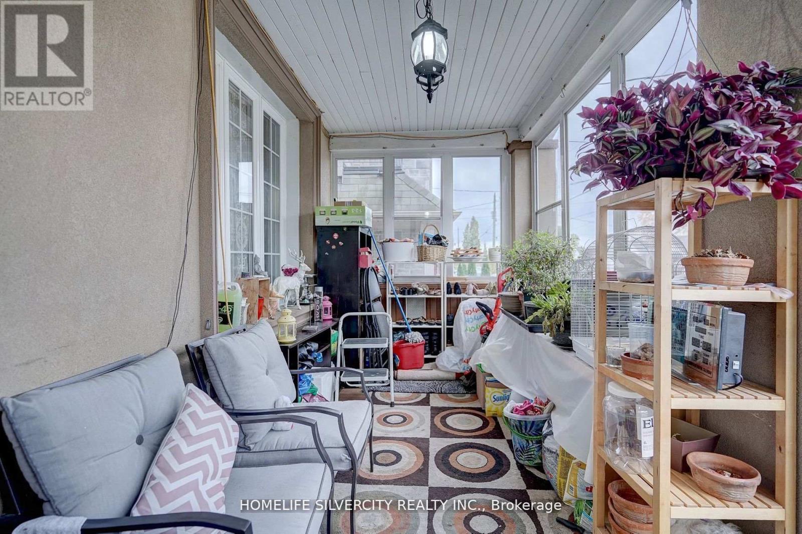 Single Family House for Sale in  AUGUST AVENUE Toronto (Oakridge) 