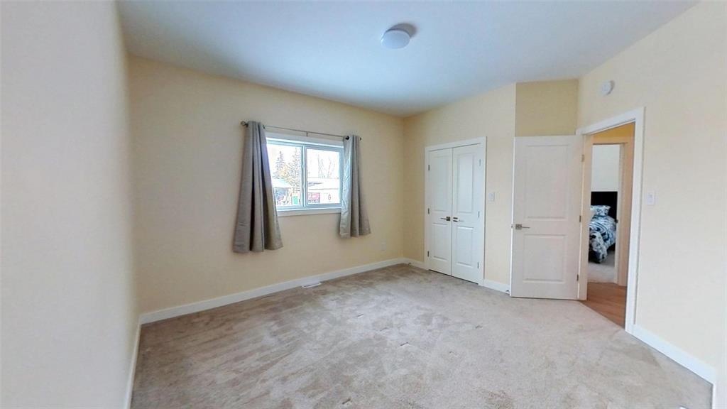 Photo 15 of 11 Henderson Avenue, Whitemouth MB