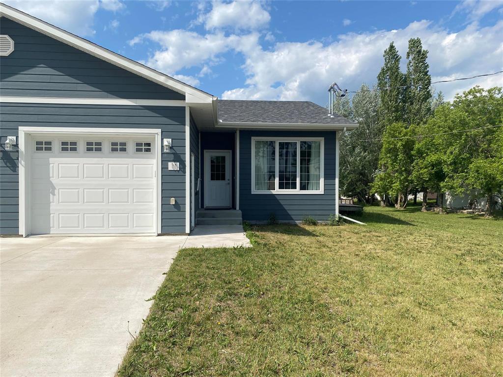 Photo 28 of 11 Henderson Avenue, Whitemouth MB