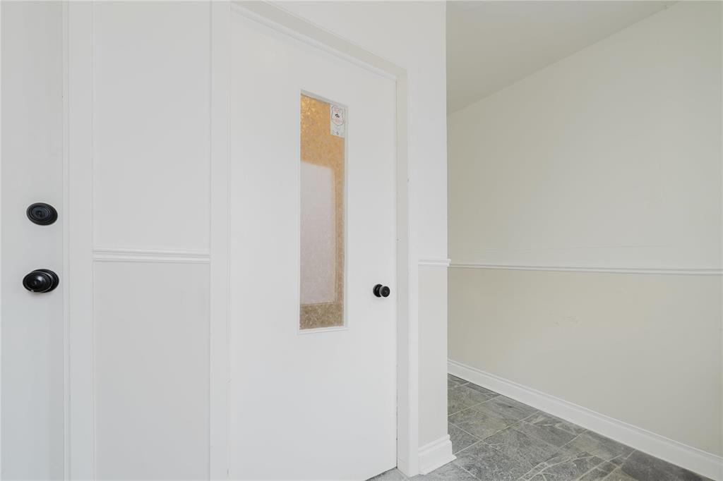 Photo 7 of 1041 Corydon Avenue, Winnipeg MB