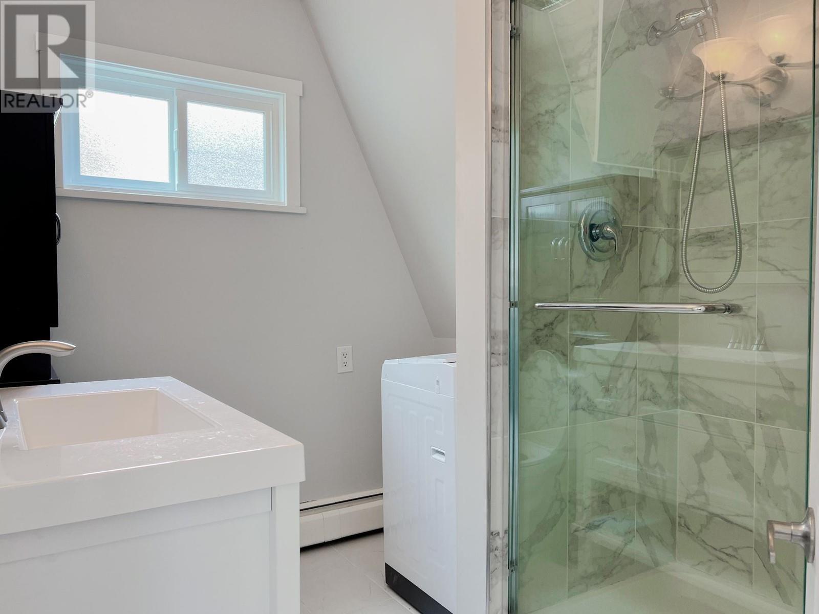1560 BAY Avenue, Trail
