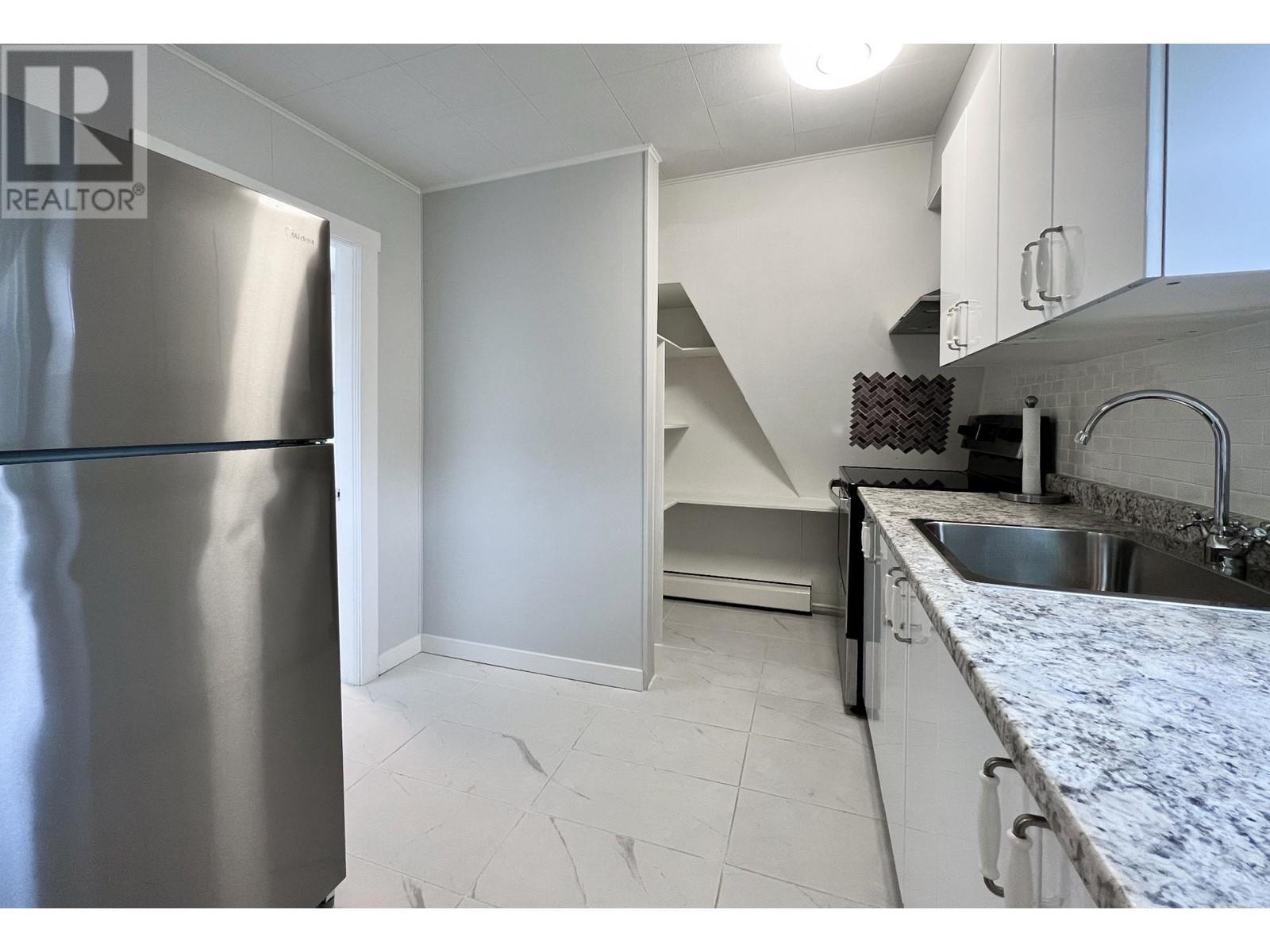 1560 BAY Avenue, Trail