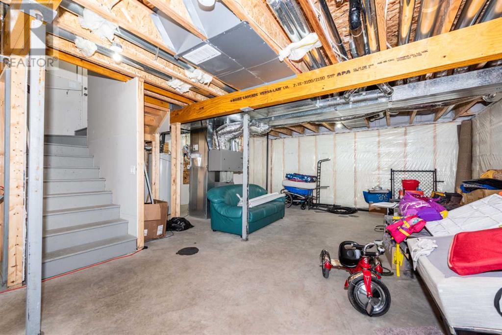 Photo 35 of 547 Clydesdale Way, Cochrane AB