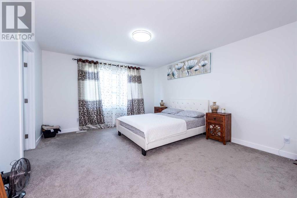 Photo 26 of 547 Clydesdale Way, Cochrane AB