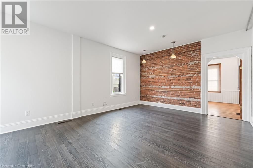Photo 1 of 13 Mountain Street Unit 4, Grimsby ON