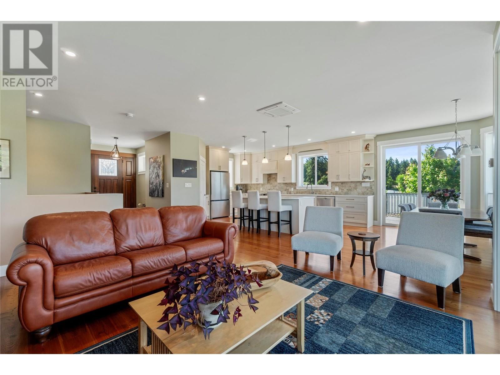 Photo 12 of 4230 20 Street Ne, Salmon Arm BC