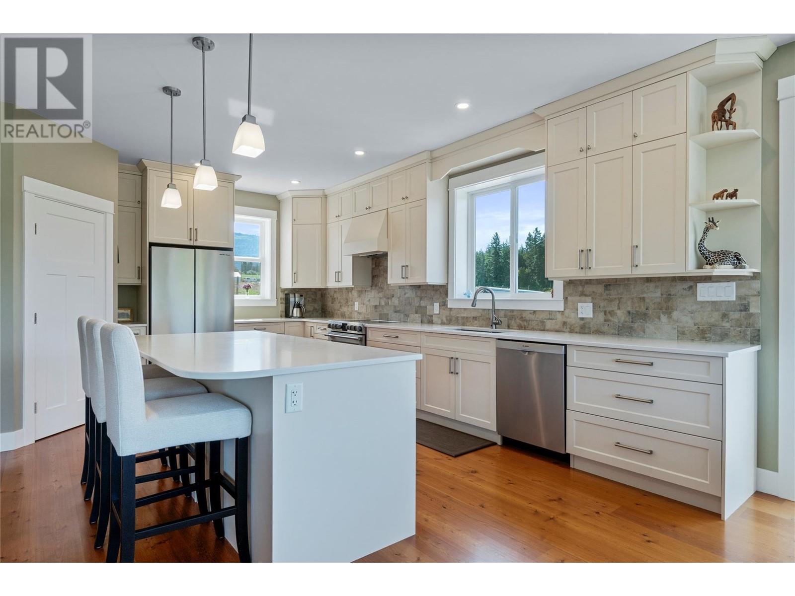 Photo 3 of 4230 20 Street Ne, Salmon Arm BC