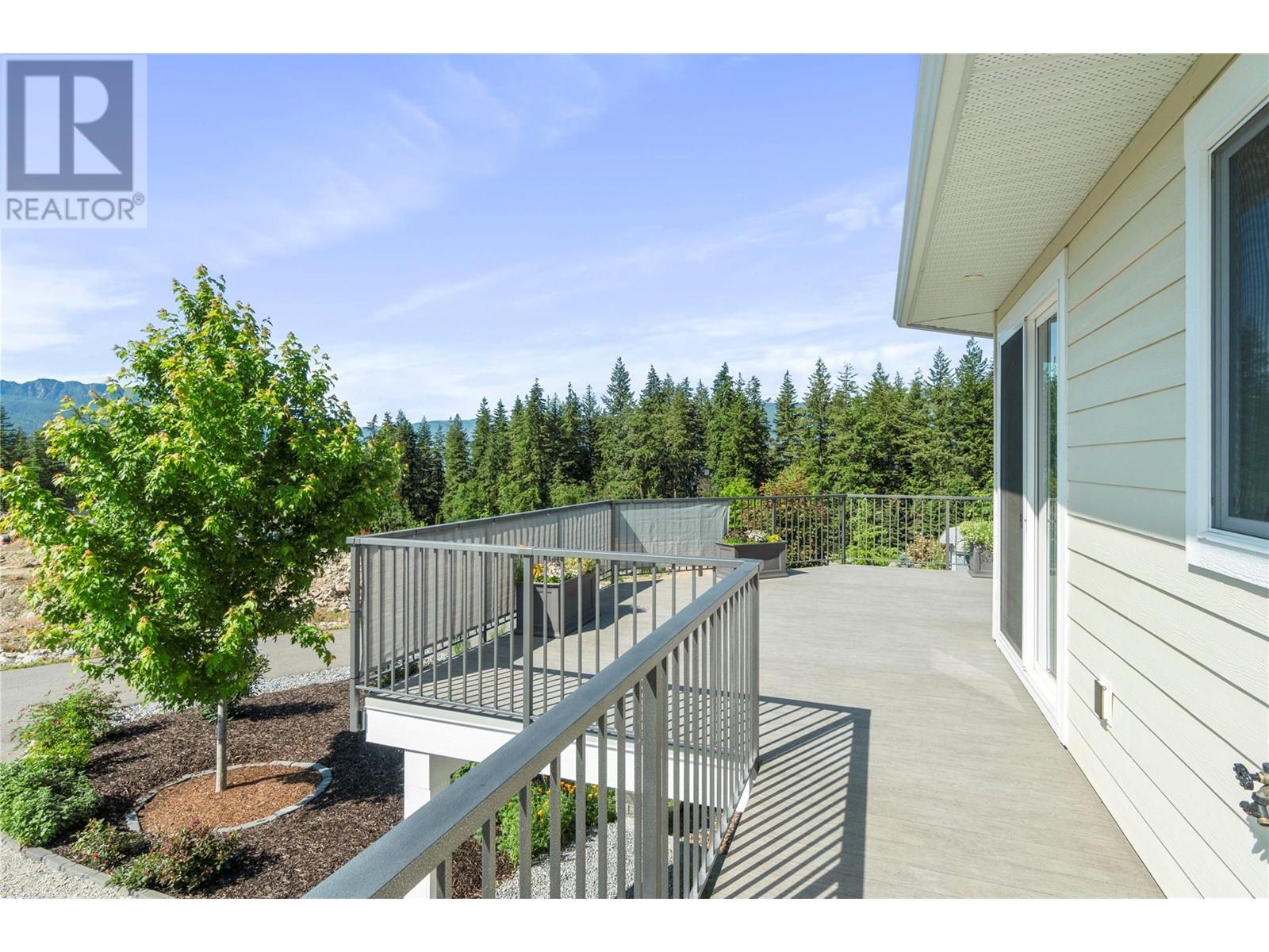 Photo 16 of 4230 20 Street Ne, Salmon Arm BC
