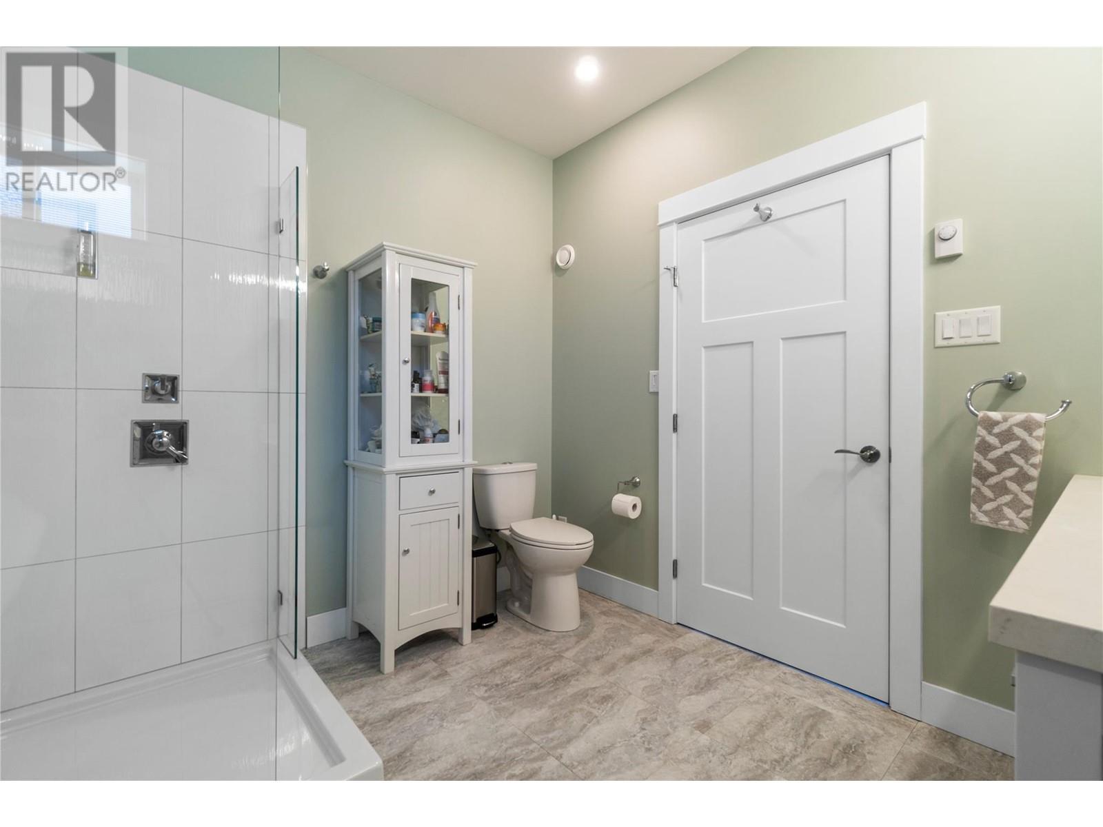Photo 20 of 4230 20 Street Ne, Salmon Arm BC