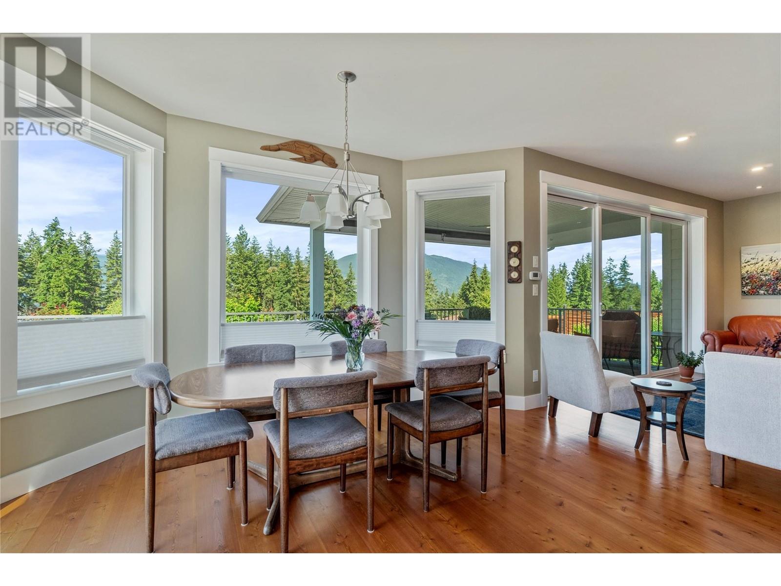 Photo 9 of 4230 20 Street Ne, Salmon Arm BC