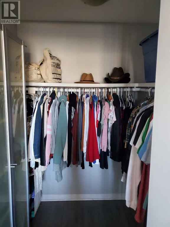 Single Family House for Sale in    Avenue SW Kingsland Calgary 