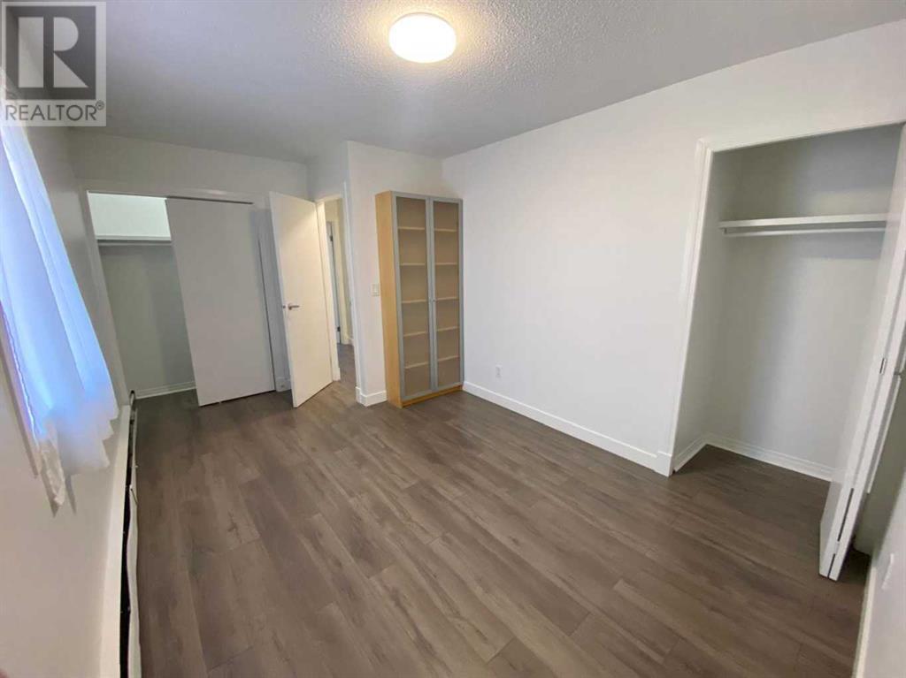 Single Family House for Sale in    Avenue SW Kingsland Calgary 