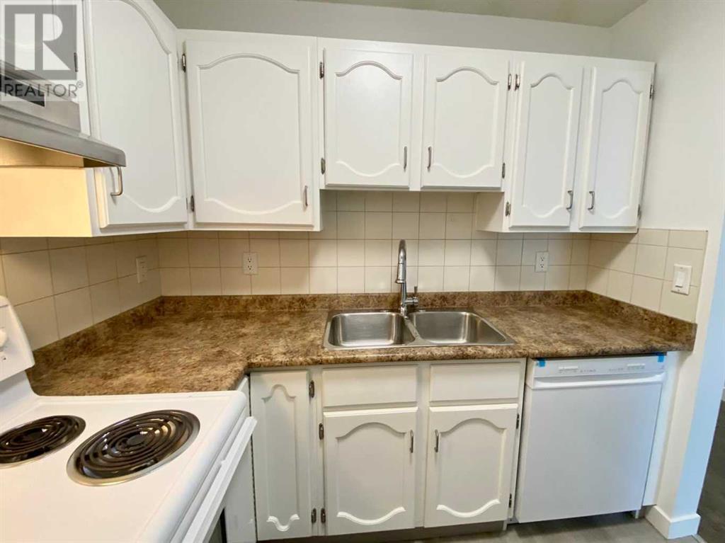 Single Family House for Sale in    Avenue SW Kingsland Calgary 