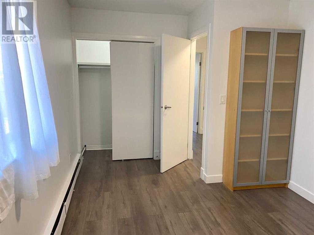 Single Family House for Sale in    Avenue SW Kingsland Calgary 