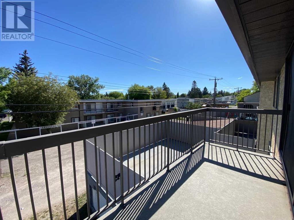 Single Family House for Sale in    Avenue SW Kingsland Calgary 