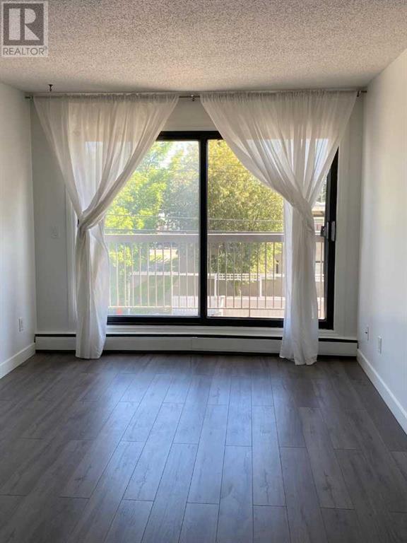 Single Family House for Sale in    Avenue SW Kingsland Calgary 