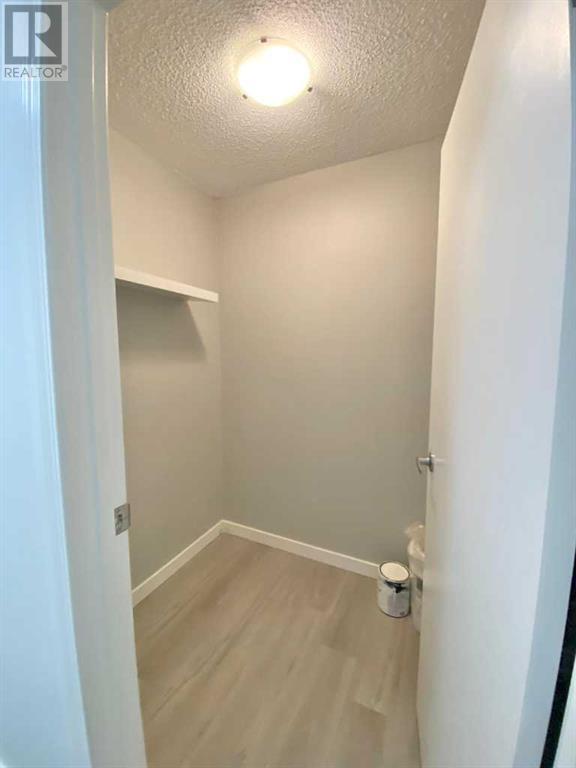Single Family House for Sale in    Avenue SW Kingsland Calgary 