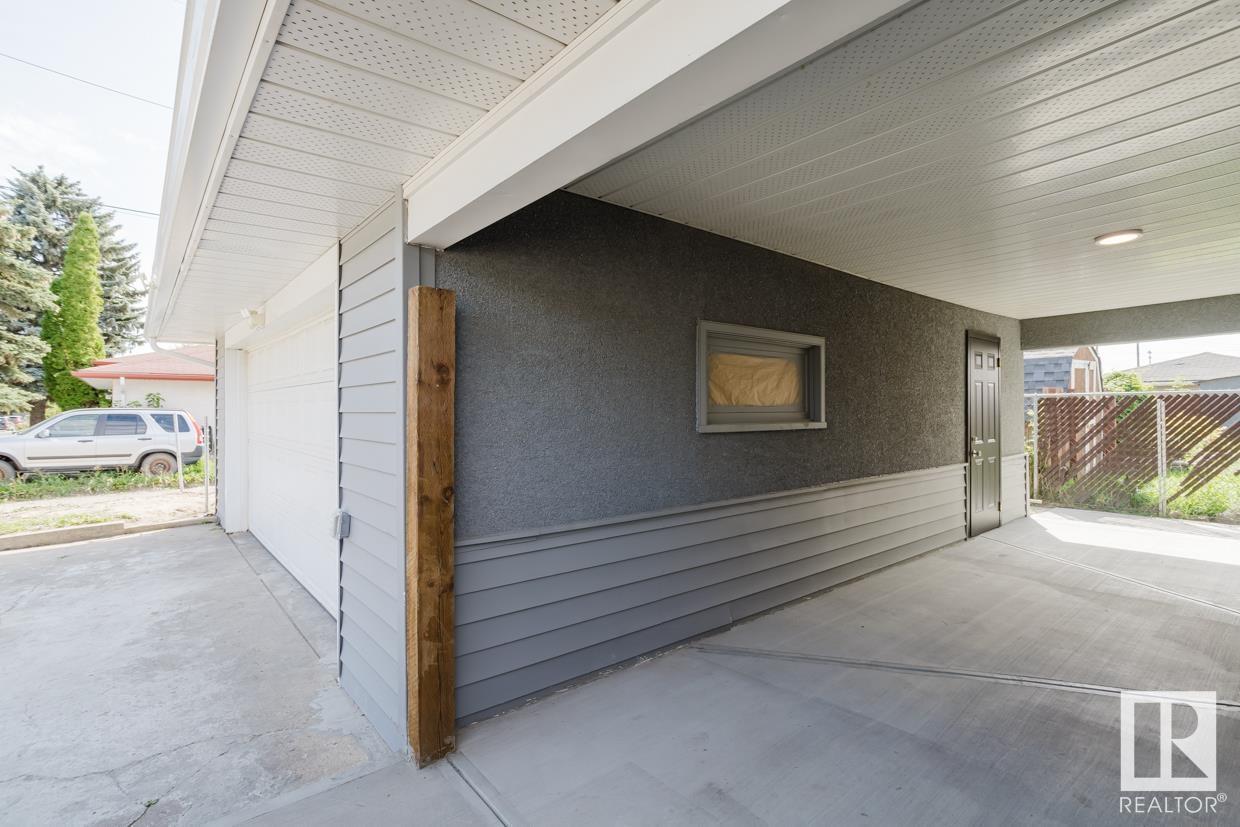 9307 128 AV NW, Edmonton, Alberta