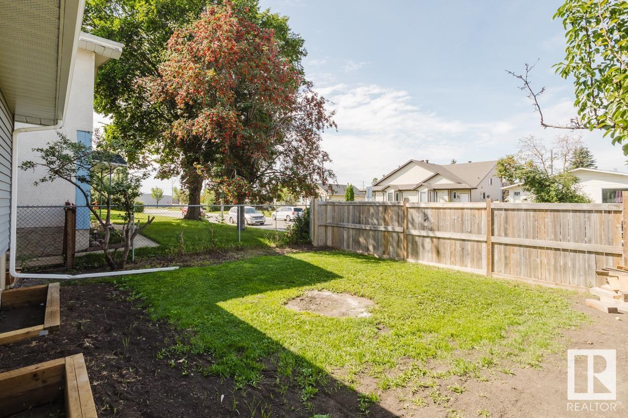 Single Family House Bungalow for Sale in   AV NW Edmonton 
