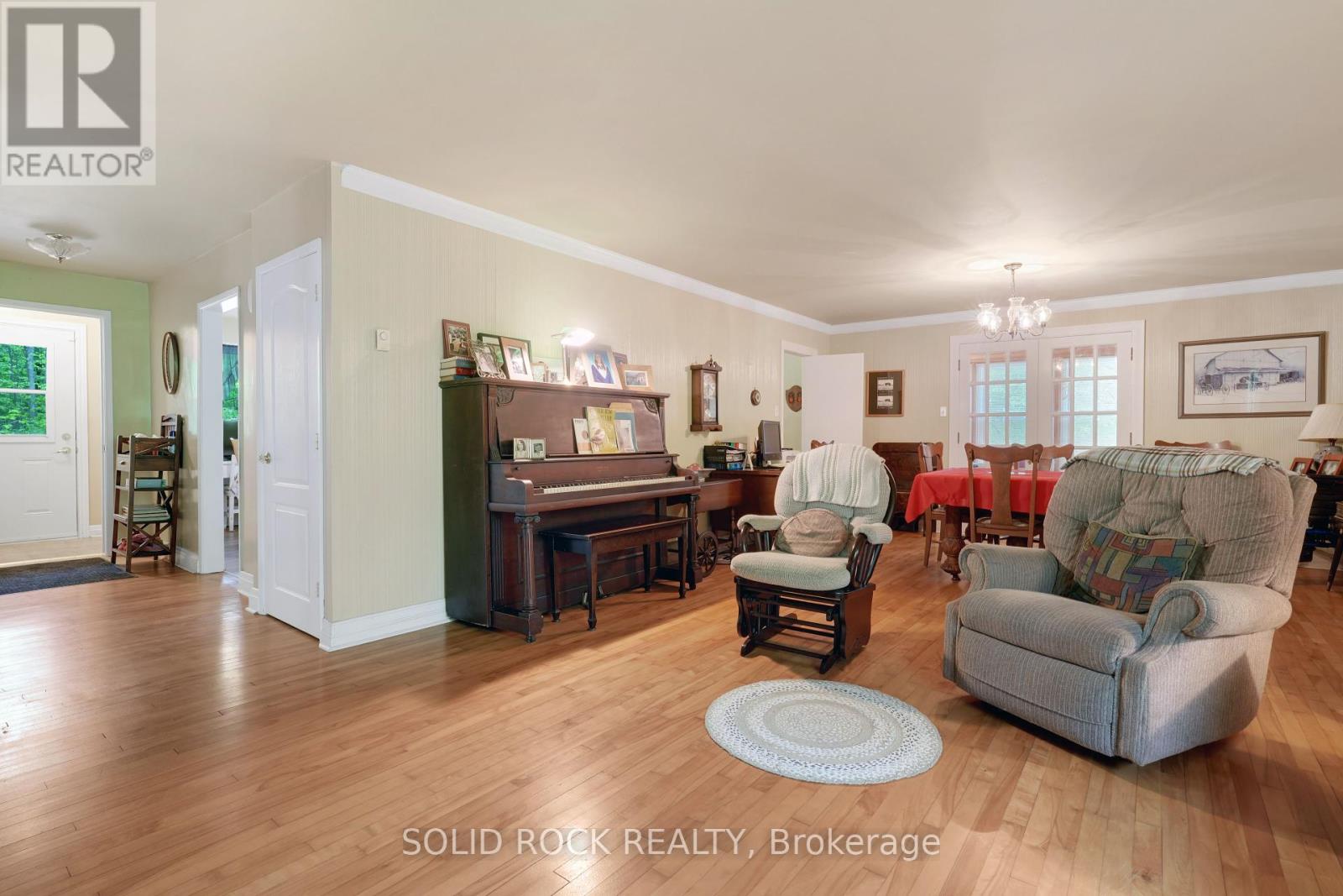 Photo 9 of 7725 Lawrence Street, Ottawa ON