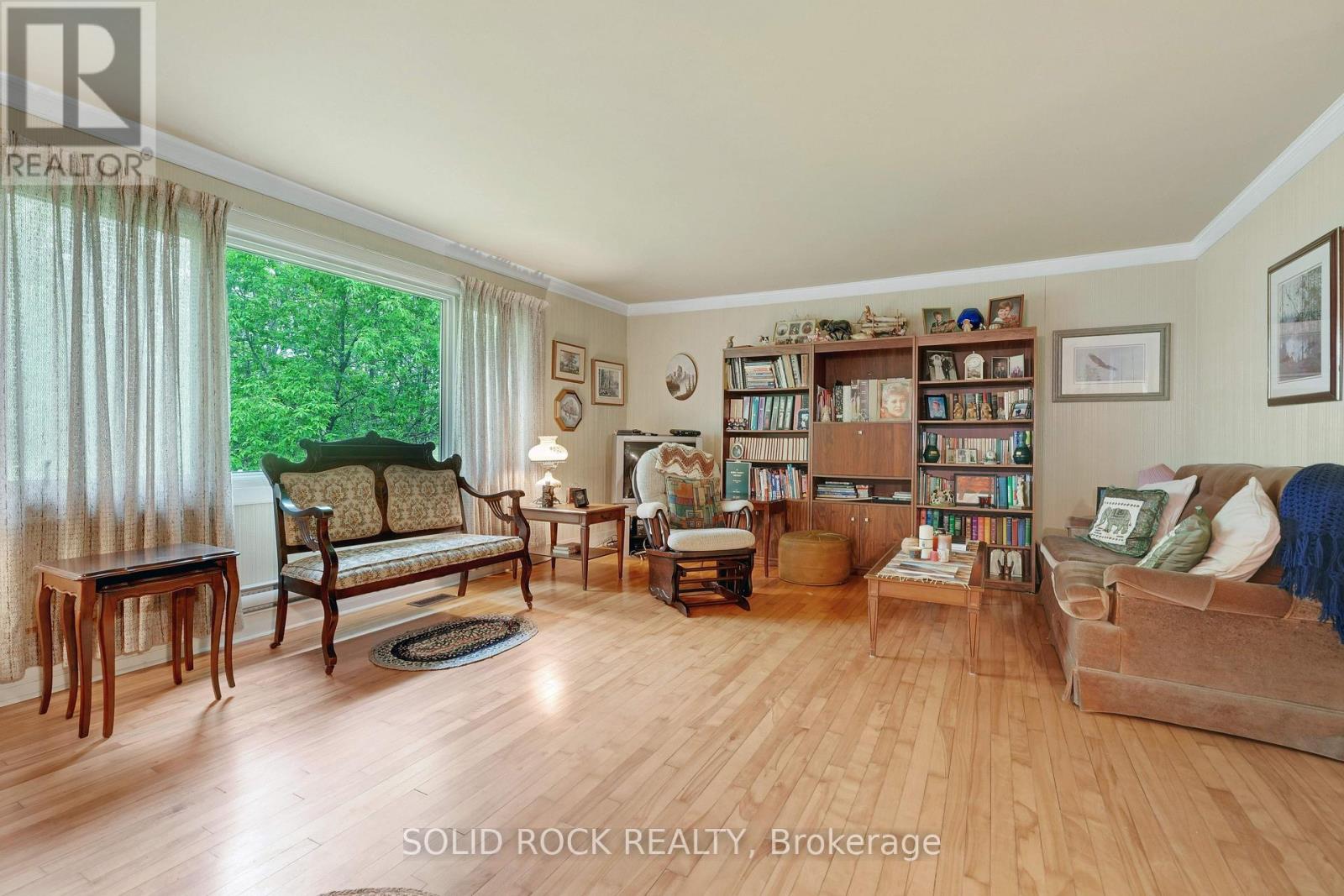 Photo 2 of 7725 Lawrence Street, Ottawa ON