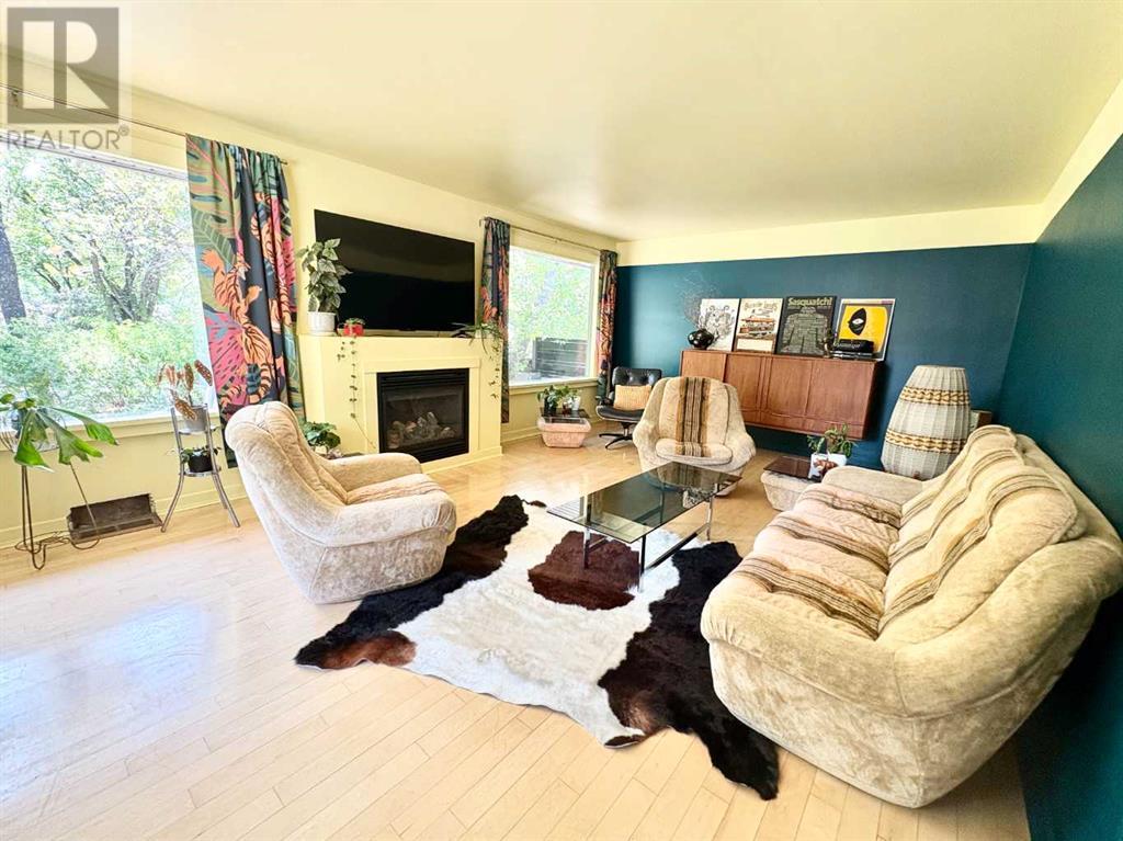 Single Family House Bungalow for Sale in   Street S Victoria Park Lethbridge 