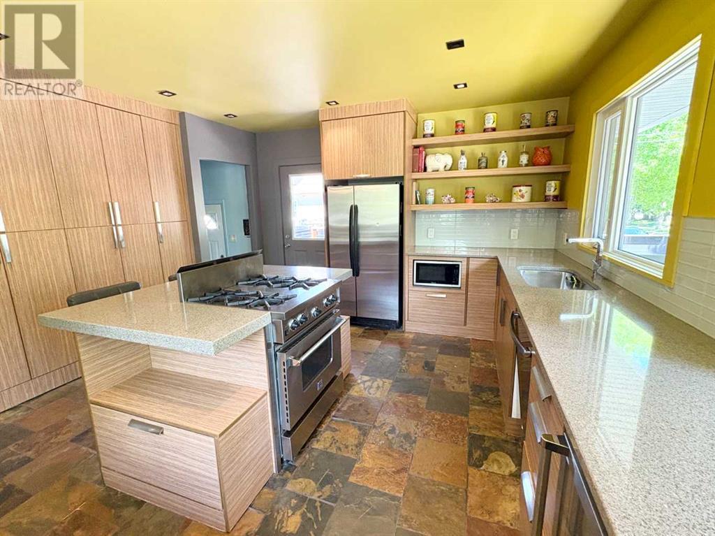 Single Family House Bungalow for Sale in   Street S Victoria Park Lethbridge 