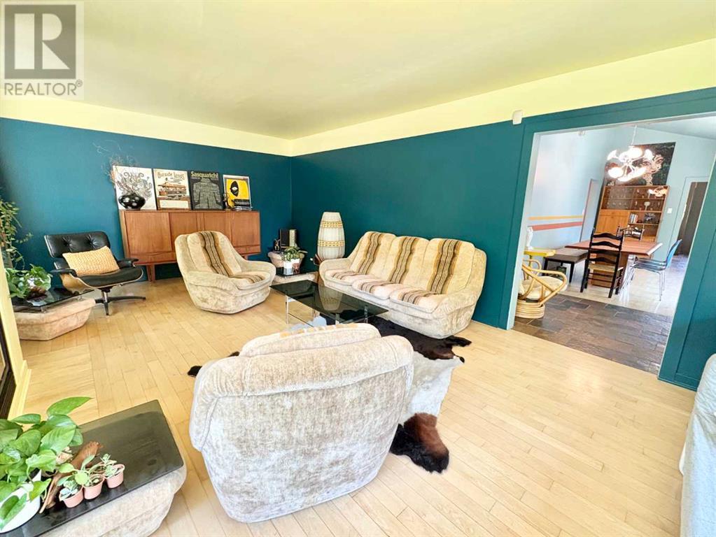 Single Family House Bungalow for Sale in   Street S Victoria Park Lethbridge 