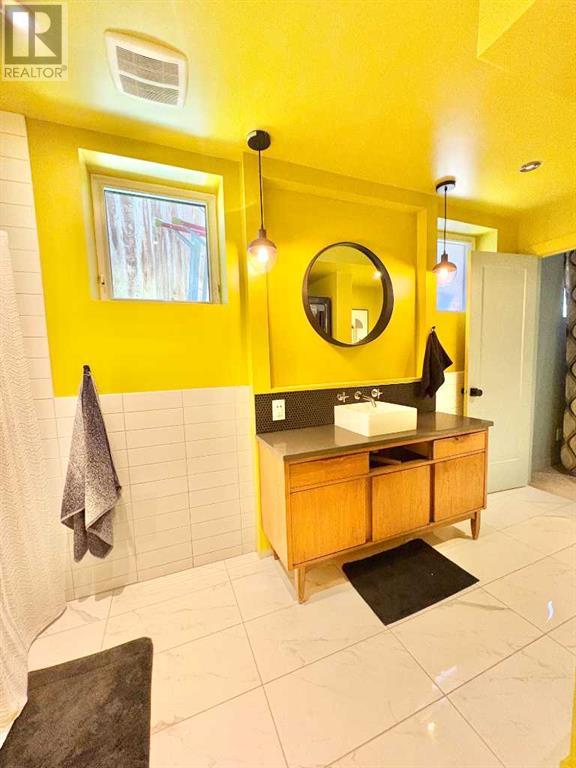 Single Family House Bungalow for Sale in   Street S Victoria Park Lethbridge 