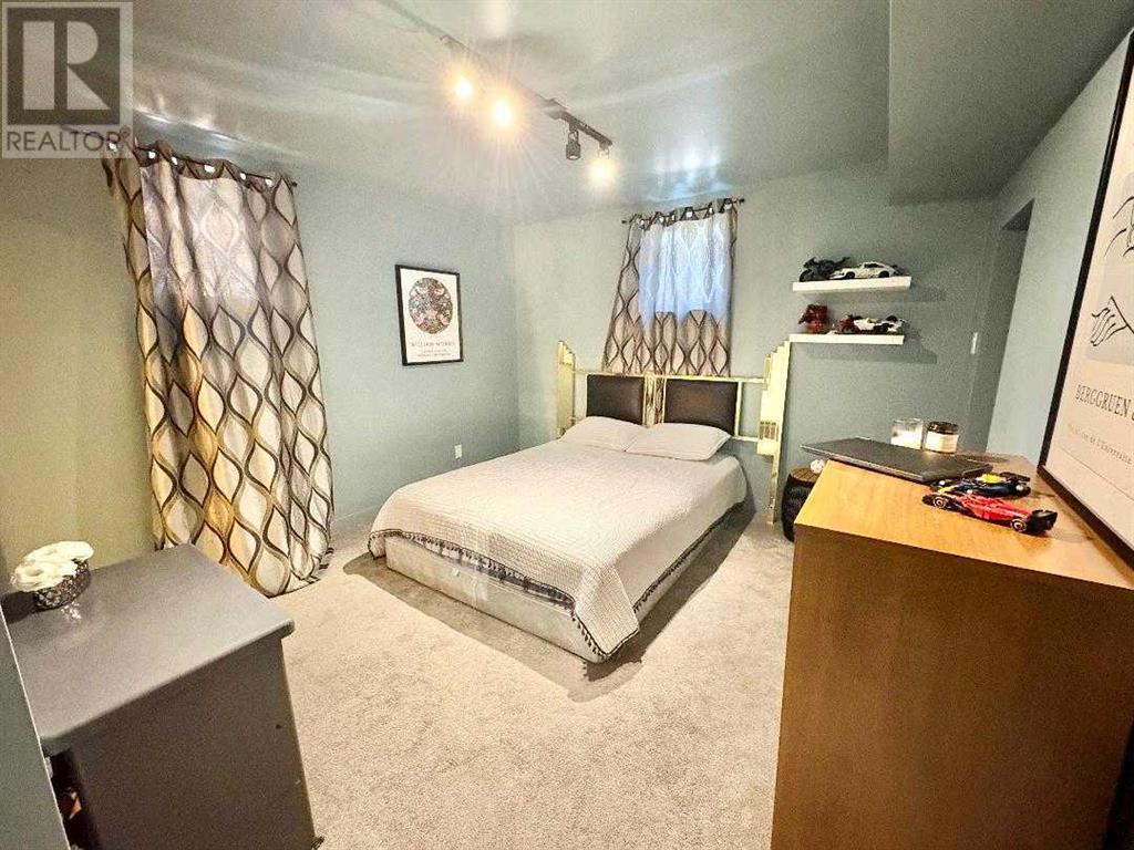 Single Family House Bungalow for Sale in   Street S Victoria Park Lethbridge 