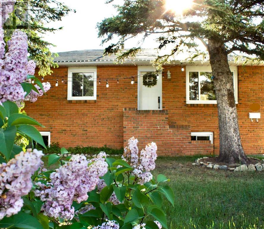 Single Family House Bungalow for Sale in  Beaupre Crescent NW Bowness Calgary 