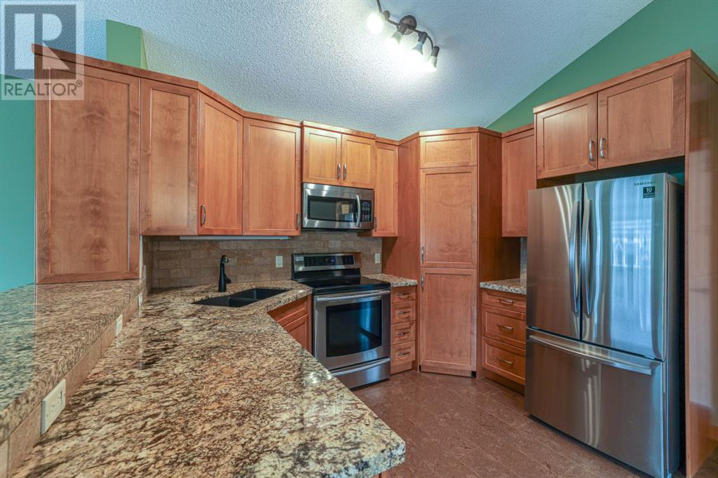 10720 Hidden Valley Drive NW, Calgary, Alberta