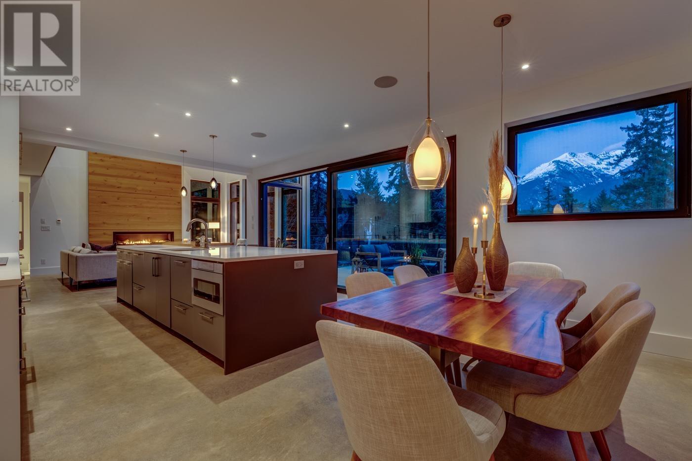 9316 AUTUMN PLACE, Whistler real estate listing R2953707