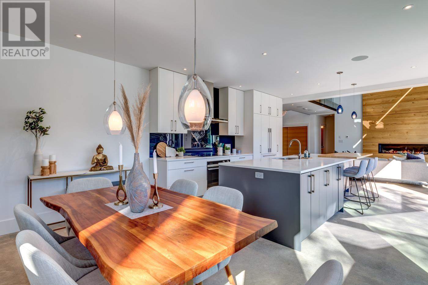 9316 AUTUMN PLACE, Whistler real estate listing R2953707